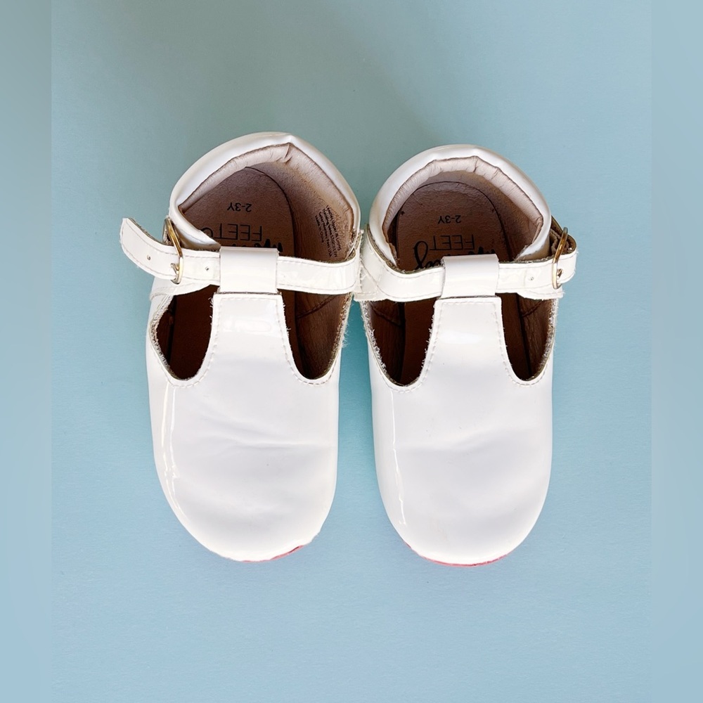 Monkey Feet white patent leather t strap Mary Jane’s size 2-3 yr